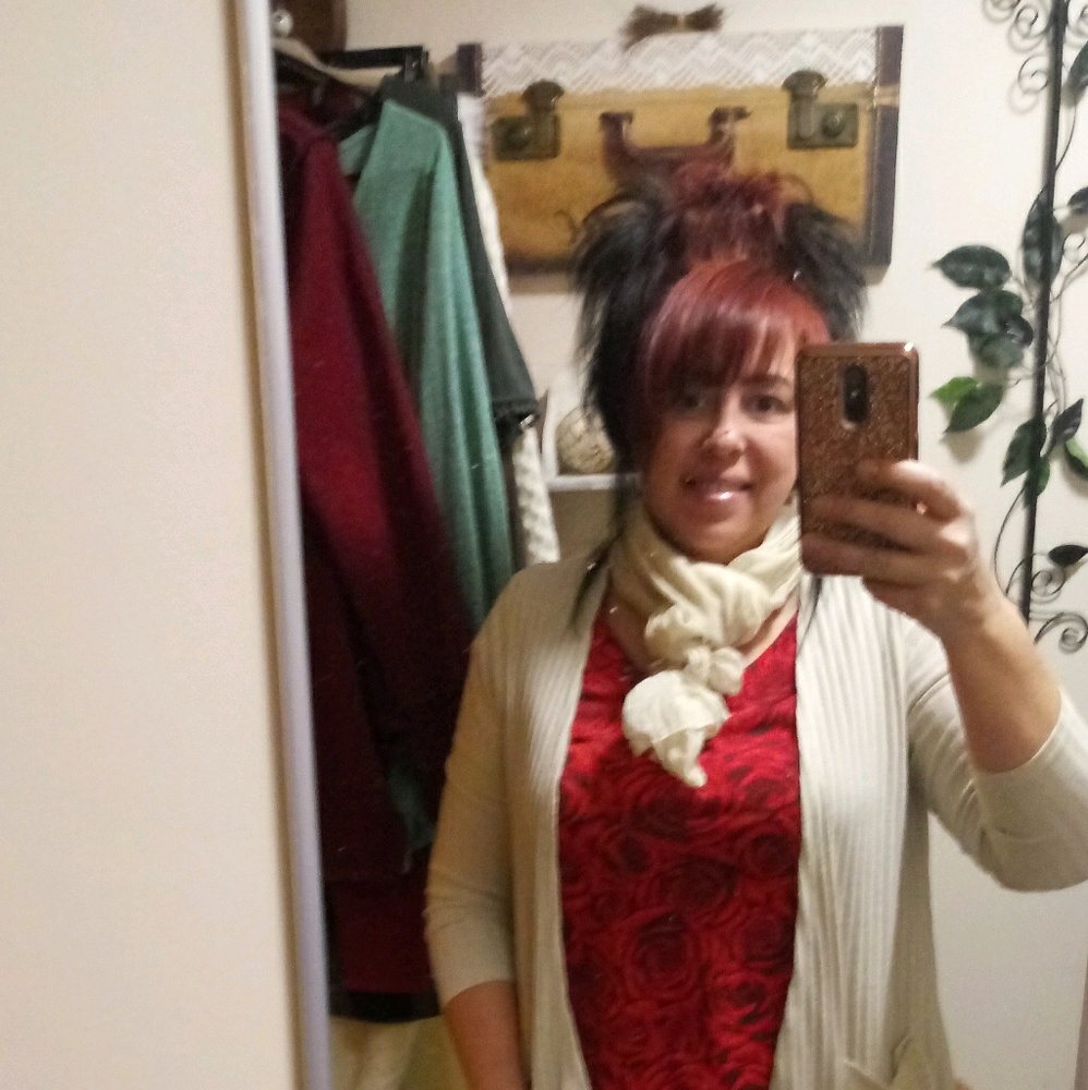 Meet your Posher, Lorie